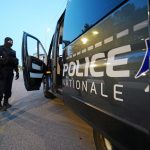 Nîmes : trois hommes mis en examen pour l'assassinat d'un homme en présence de son fils de 8 ans
          Agés de 25, 21 et 19 ans, ils sont soupçonnés d'avoir abattu un homme mardi près d'un point de deal. Ils ont été placés en détention provisoire.