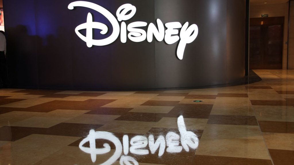Le groupe Disney dépasse les attentes avec 2,15 milliards de dollars de bénéfice net trimestriel
          Il a perdu moins d'argent que prévu pour son activité de streaming.