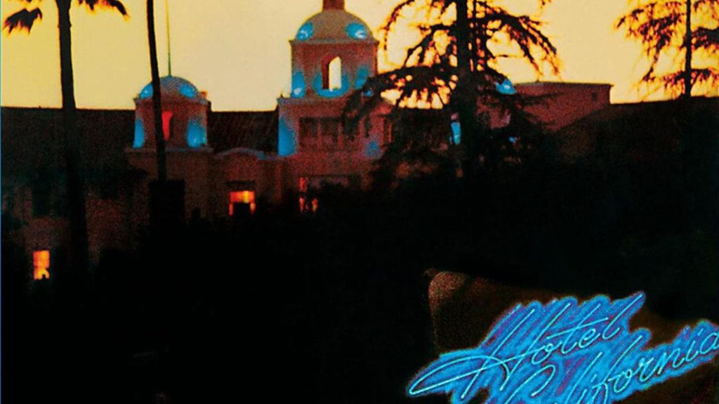 Des manuscrits du tube des Eagles "Hotel California" au centre d'un procès à New York pour vol présumé
          La justice new-yorkaise se penche depuis quelques jours sur une affaire tortueuse, qui a vu le leader du groupe Eagles, Don Henley, témoigner à la barre lundi.