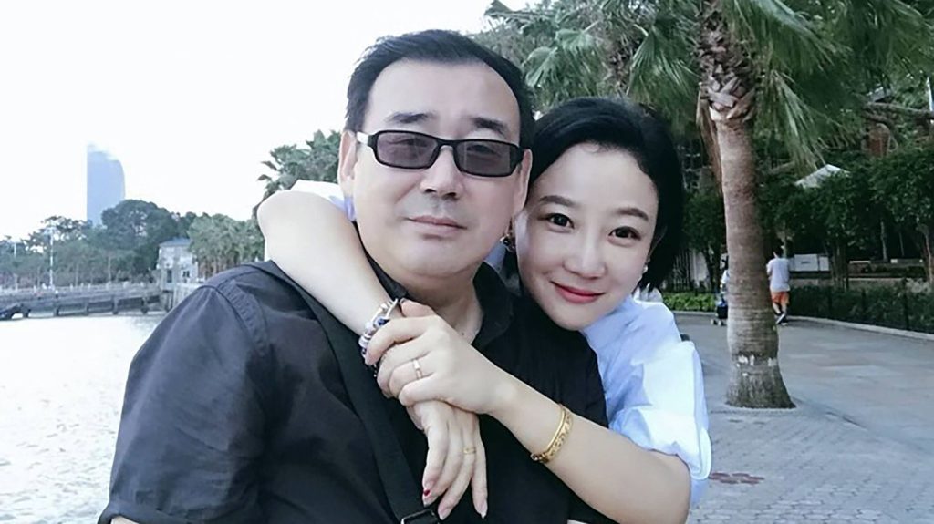 Condamné à mort avec sursis en Chine, l'écrivain australien Yang Jun ne fera pas appel
          La famille du condamné, qui souffrirait d'un grave problème rénal, se focalise sur le besoin urgent de soins médicaux dont il a besoin, après "cinq années de traitement inhumain," selon elle.