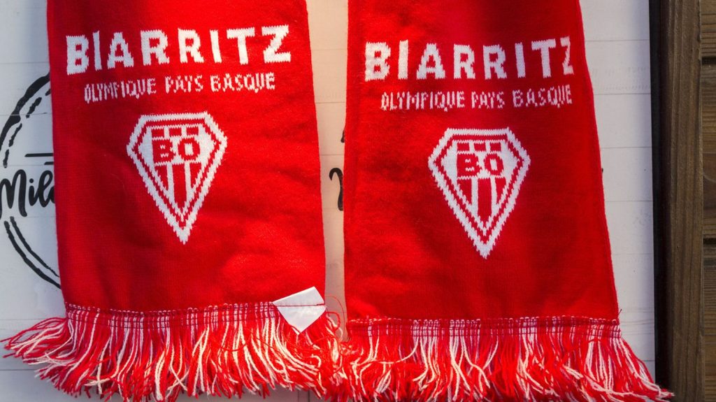 Rugby : le Biarritz Olympique est à vendre pour un euro symbolique
          Les dirigeants du club de Pro D2, actuellement 15ᵉ de Pro D2 et donc barragiste, sont prêts à céder le club avec effet immédiat.