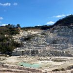 "C'est symptomatique de ce qu'il ne faut pas faire" : dans l'Allier, un projet de mine de lithium suscite des interrogations et des oppositions
          Le projet, qui serait la première mine de ce minerai en France, inquiète certains habitants, préoccupés par l'impact sur l'environnement.