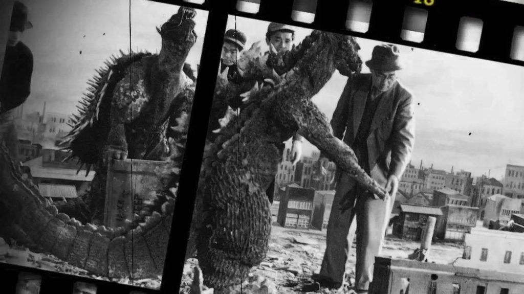Cinéma : Godzilla célèbre son 70e anniversaire
          Godzilla, l'énorme lézard qui détruit tout sur son passage, célèbre ses 70 ans. Pour l'occasion, deux films lui rendent hommage. Mais qui est vraiment Godzilla ?