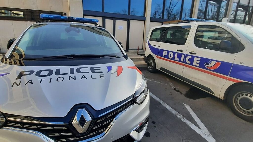 Un adolescent de 15 ans tué par balle à Talant, près de Dijon
          Le drame s'est déroulé dimanche soir, vers 21h30. La victime était connue de la justice pour des affaires de stupéfiants.