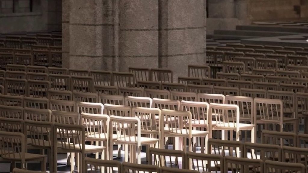 Notre-Dame : des chaises haut-de-gamme pour la nef
          Une entreprise landaise se charge de la conception de 1 500 chaises pour remplir la nef de Notre-Dame. La menuiserie familiale produira des chaises haut-de-gamme et uniques en leur genre.