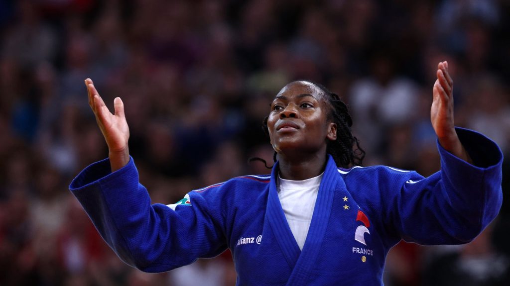 Judo : Clarisse Agbégnénou poursuit sa montée en puissance en remportant le Grand Slam de Tachkent
          La championne olympique des moins de 63 kg a signé sa deuxième victoire en Grand Slam de la saison, quatre semaines après avoir triomphé à Paris.