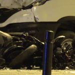 Seine-Saint-Denis : un jeune perd la vie après une collision avec une voiture de police
          Une collision mortelle entre un jeune en scooter et une voiture de police à l'issue d'une course-poursuite a eu lieu à Aubervilliers, en Seine-Saint-Denis, mercredi 13 mars. Le conducteur, un garçon de 18 ans, est décédé.
