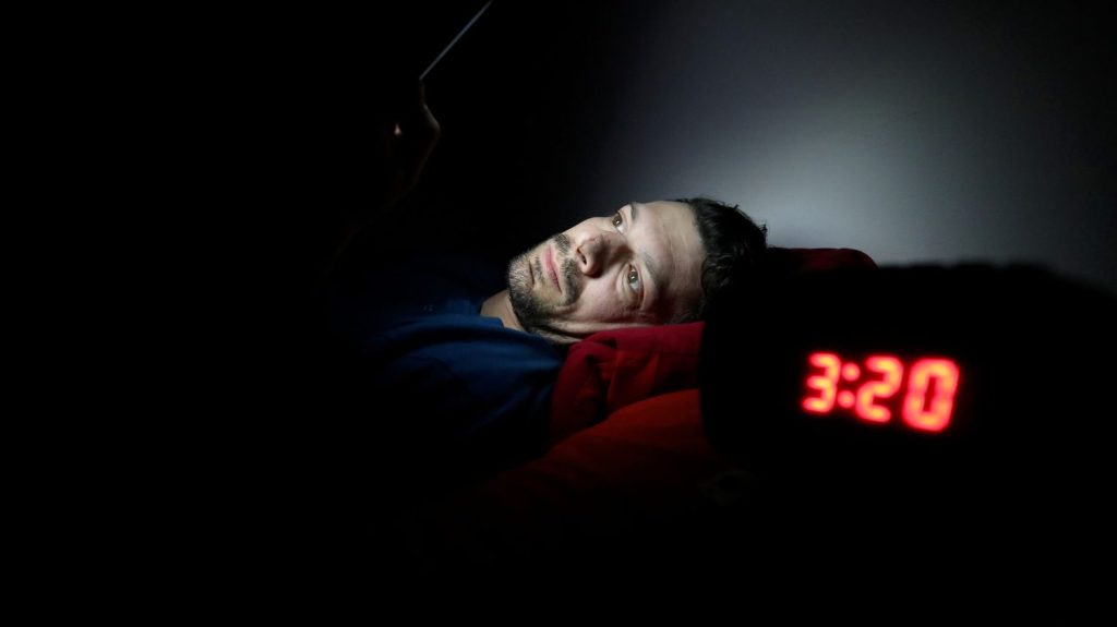 Journée du sommeil : notre voix change lorsque nous ne dormons pas assez, selon une étude
          Un tiers des Français sont en déficit de sommeil, ce qui se ressent de manière pas toujours perceptible sur le timbre de leur voix, et le débit de la parole.