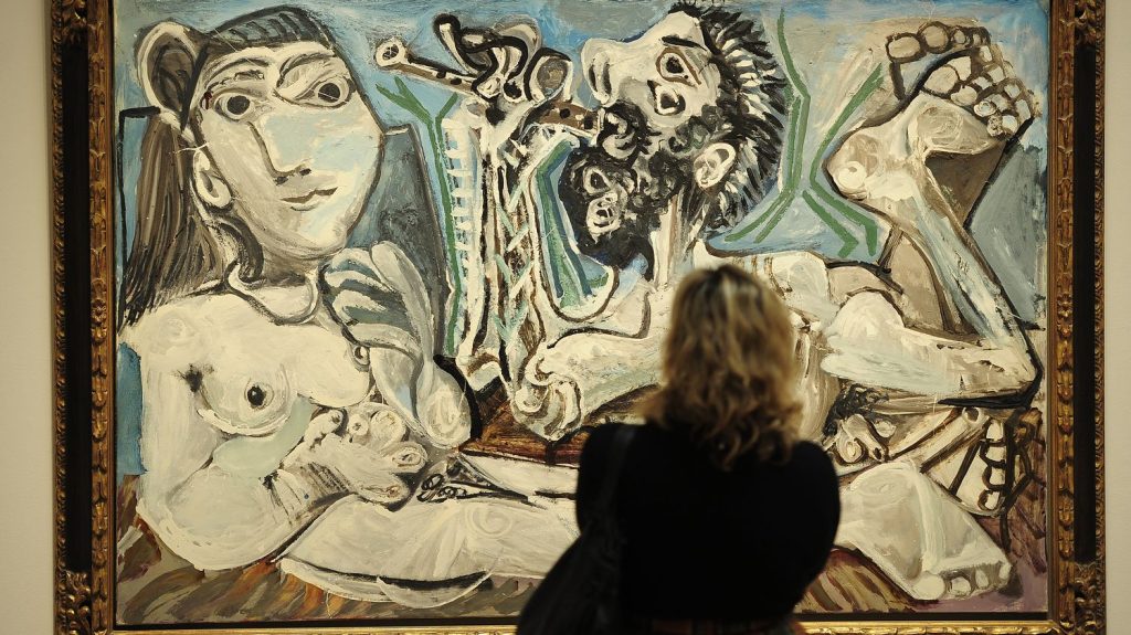 Quatre cents œuvres de Picasso exposées à Paris retracent la vie de l'artiste espagnol
          Le musée national Picasso propose un nouvel accrochage de sa collection : 400 œuvres sont présentées depuis mardi. Une exposition qui retrace l'ensemble du travail du peintre espagnol.