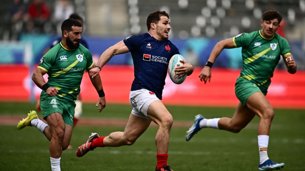 Vidéo



  

  
  

      

  

  
    Rugby à 7 : première finale pour Antoine Dupont avec les Bleus, auteur d'un nouvel essai face à l'Irlande
          L'équipe de France de rugby à 7 s'est qualifiée pour la finale du tournoi de Los Angeles, dimanche, ce qui ne lui était plus arrivé depuis un an.