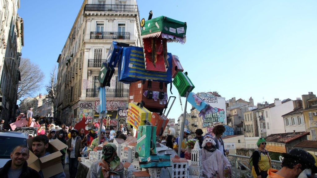 Marseille : le carnaval de la Plaine interdit par la préfecture de police dimanche soir
          Le préfecture a pris plusieurs arrêtés, dont un pour interdire la manifestation du carnaval à partir de 18h30 dimanche.