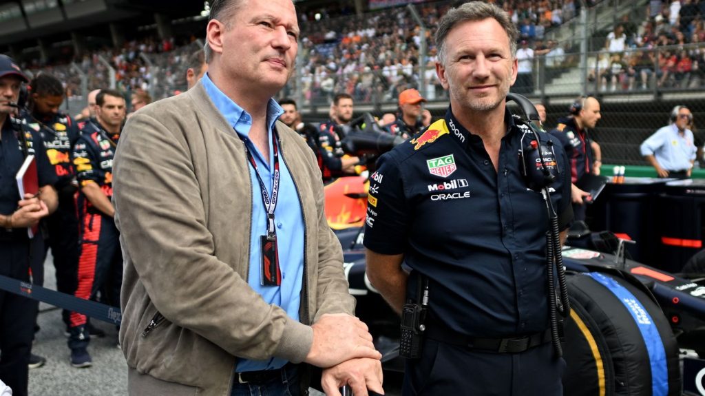 Formule 1 : le père de Max Verstappen demande le départ du directeur de l'écurie Red Bull, Christian Horner
          Accusé de "comportement inapproprié" puis blanchi par une enquête interne de Red Bull, Christian Horner, est dans le viseur de Jos Verstappen, père de Max Verstappen, le pilote triple champion du monde de l'écurie.