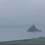 Grandes marées : quand le Mont-Saint-Michel redevient une île
          Le Mont-Saint-Michel redevient une île pendant les très grandes marées. Cela attire des milliers de curieux, que ce soit pour la pêche à pied ou tout simplement pour le spectacle.