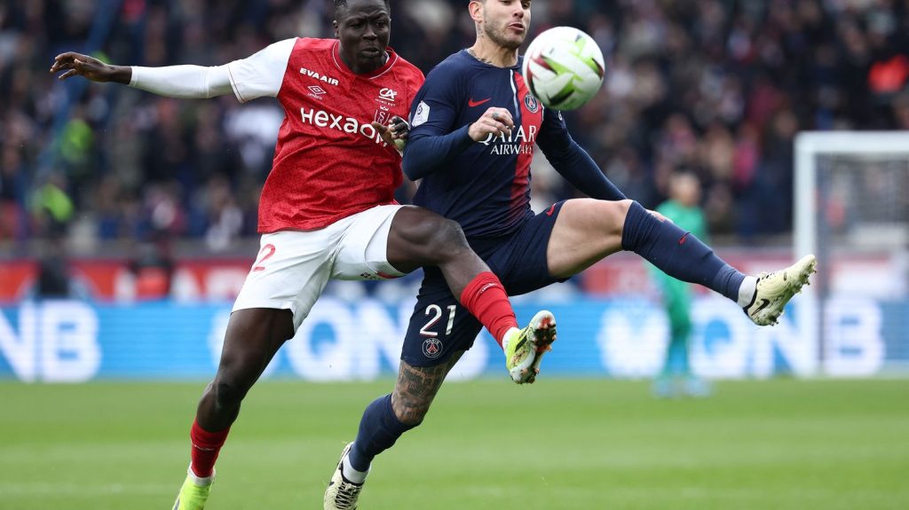 Ligue 1 : le PSG concède un troisième match nul consécutif face à un Stade de Reims accrocheur
          Mis sous pression par des Rémois solides de bout en bout, les Parisiens ne sont pas parvenus à l’emporter, dimanche (2-2). Plusieurs cadres, dont Kylian Mbappé, avaient démarré sur le banc.