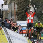 Paris-Nice 2024 : Mattias Skjelmose remporte la 6e étape, Brandon McNulty deuxième et nouveau maillot jaune
          Le Danois a remporté le sprint au nez et à la barbe de l'Américain, qui se console en endossant de nouveau le maillot jaune à deux jours de l'arrivée.