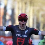 Paris-Nice 2024 : le Néerlandais Arvid de Kleijn remporte la deuxième étape, Laurence Pithie s'empare du maillot jaune
          Le sprinteur de la Tudor Pro Cycling Team a été le plus rapide au sprint à Montargis lundi, à l'issue d'une étape parcourue à un rythme peu élevé.