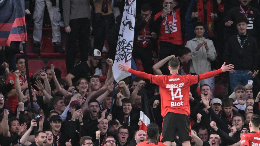 Ligue 1 : Rennes freine l'OM et se rapproche de l’Europe
          Grâce à leur victoire sur les Phocéens, dimanche, les Rennais reviennent à hauteur de leur adversaire du jour au classement.