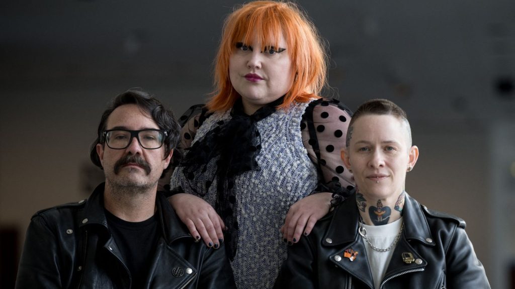 Le groupe Gossip de retour après 12 ans d'absence avec un nouvel album, Real Power
          Le groupe Gossip, dont le dernier album remonte à 2012, se reforme et sort "Real Power", un album emmené par la voix de l'icône queer et féministe, Beth Ditto.