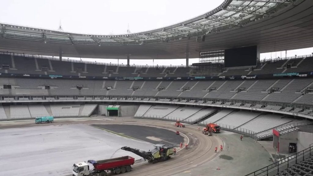 JO de Paris 2024 : le Stade de France fait peau neuve
          146 jours avant le début des Jeux olympiques de Paris, le Stade de France a été fermé pour travaux. À partir du 26 juillet prochain, il accueillera les épreuves d'athlétisme.