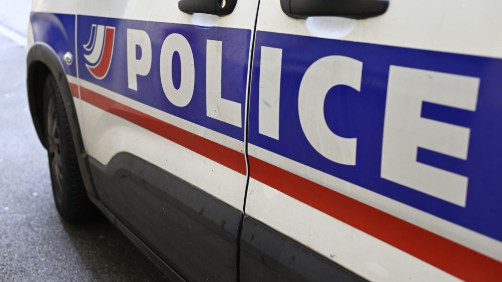 Haute-Saône : un homme arrêté pour violences conjugales après un signalement sur le réseau social TikTok
          L'homme a pu être interpellé samedi matin grâce au message d'appel à l'aide de la victime, relayé sur le réseau social TikTok.