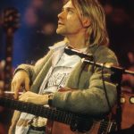 Expliquez-nous le grunge
          C'était il y a 30 ans tout juste, le 5 avril 1994, Kurt Cobain, le chanteur du groupe Nirvana, se suicidait chez lui à Seattle, à l'âge de 27 ans. Son groupe, qui ne lui survivra pas, est celui qui représente le plus le mouvement "grunge".