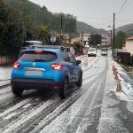 Alpes-Maritimes : la Côte-d'Azur touchée par des chutes de grêle pour la deuxième fois en quelques jours
          La grêle a particulièrement touché Nice, Villeneuve-Loubet et Saint-Paul-de-Vence.