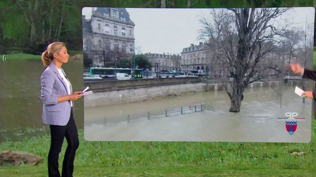 Inondations : Paris va-t-elle se retrouver les pieds dans l'eau ?
          Des affluents de la Seine sont en crue mardi 2 avril. Sur le plateau du 20 Heures, le journaliste Nicolas Chateauneuf explique les conséquences que cela pourrait avoir sur la capitale.