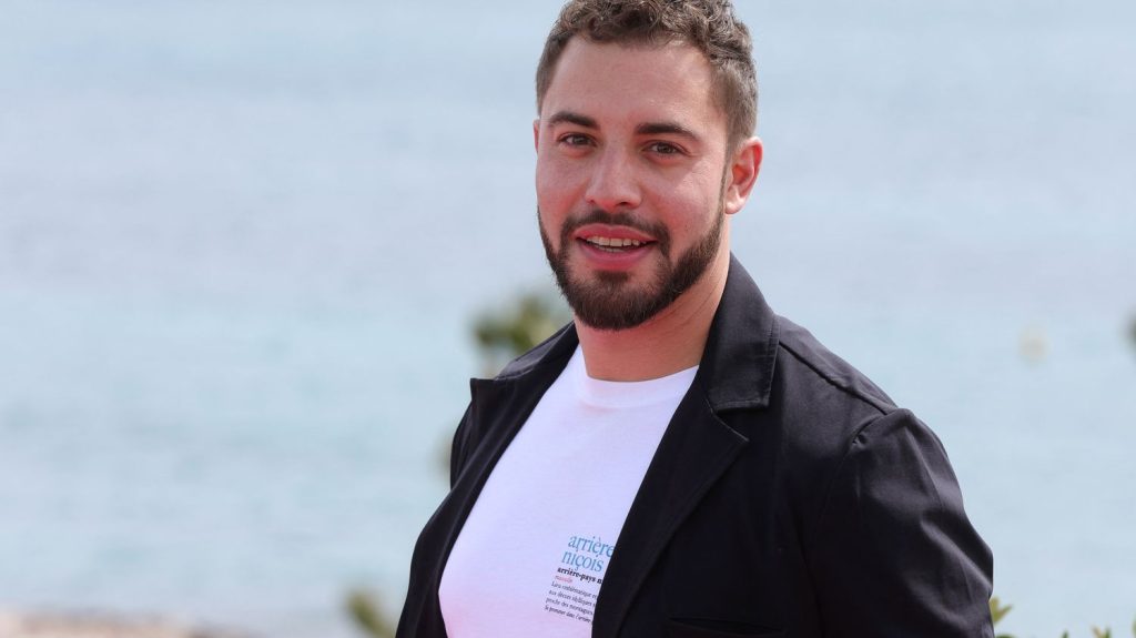 Mort de l'acteur de "Plus belle la vie" Marwan Berreni : l'enquête classée sans suite
          Le corps de l'acteur avait été retrouvé le 12 octobre dernier dans une bâtisse inhabitée sur la commune de Corcelles-en-Beaujolais, dans le Rhône.