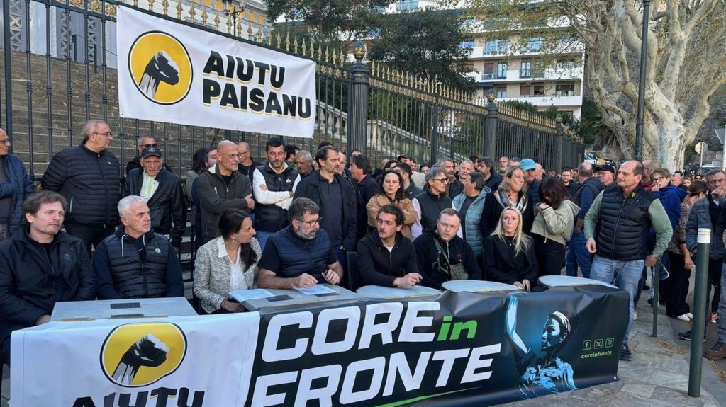 Corse : le parti indépendantiste Core in Fronte maintient son appel à manifester devant la maison de Gabriel Attal malgré l'interdiction préfectorale
          Les militants souhaitent dénoncer l'arrestation de Stéphane Ori, un militant indépendantiste mis en examen et écroué fin mars.