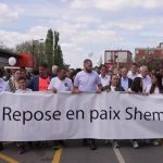 Mort de Shemseddine : près de 2 000 personnes rassemblées pour une marche blanche
          Vendredi 12 avril, de nombreuses personnes se sont rassemblées à Viry-Châtillon, dans l'Essonne, pour rendre hommage à Shemseddine, un adolescent battu à mort alors qu'il sortait de son collège.