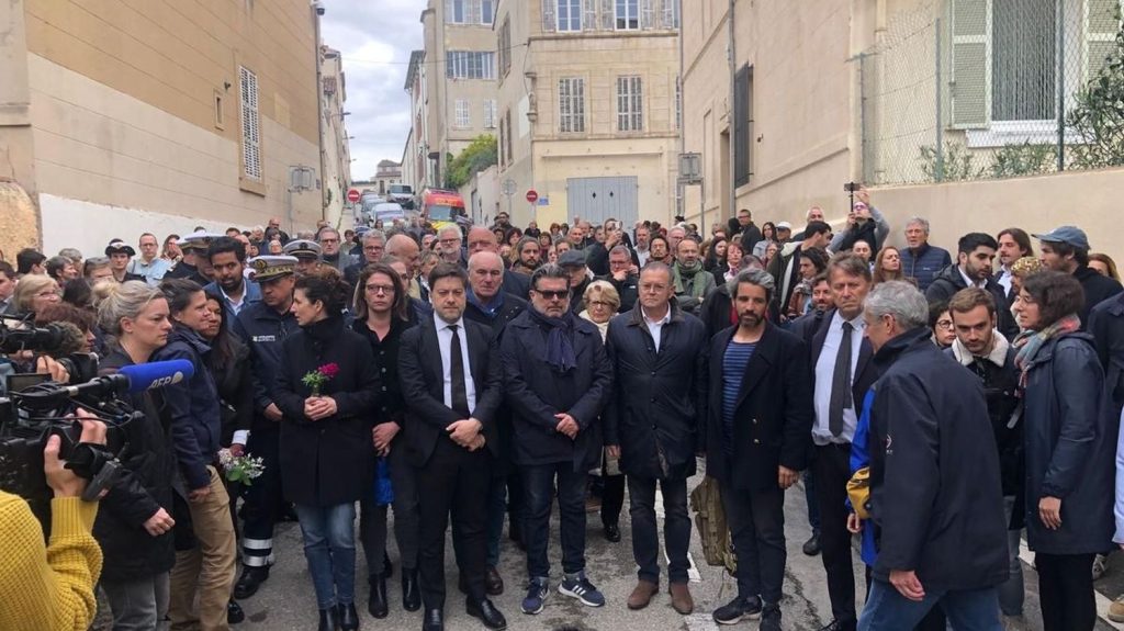 Immeubles effondrés à Marseille : un an après, une centaine de personnes réunies rue du Tivoli pour un hommage
          Un rassemblement à la mémoire des huit morts était organisé mardi, rue de Tivoli, à Marseille, un an après une explosion et l'effondrement de deux immeubles. L'enquête