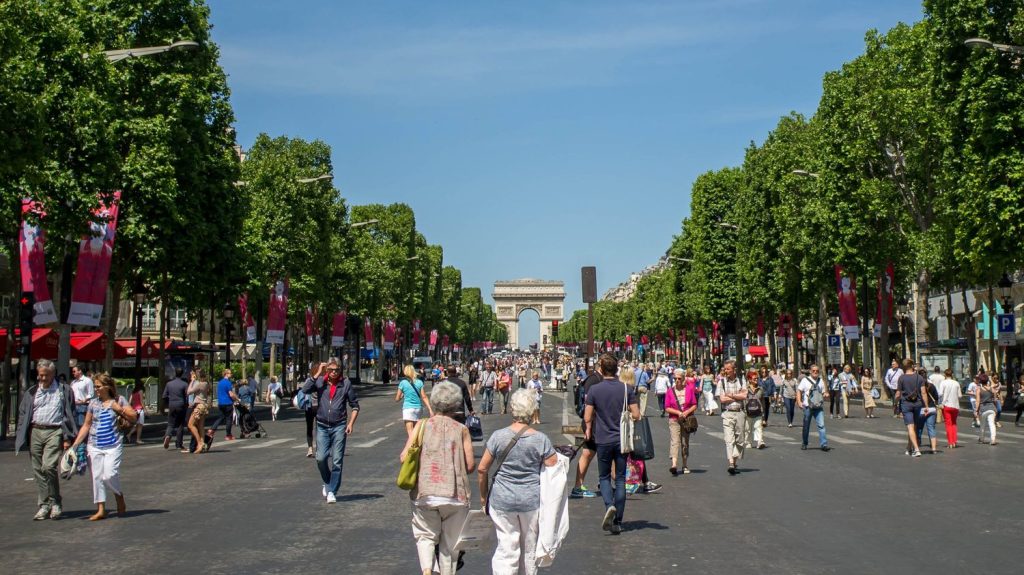 Le plus grand pique-nique de l'année organisé le 26 mai prochain sur les Champs-Elysées à Paris
          Cet évènement gratuit, organisé par le comité Champs-Elysées, rassemblera près de 4 000 personnes.