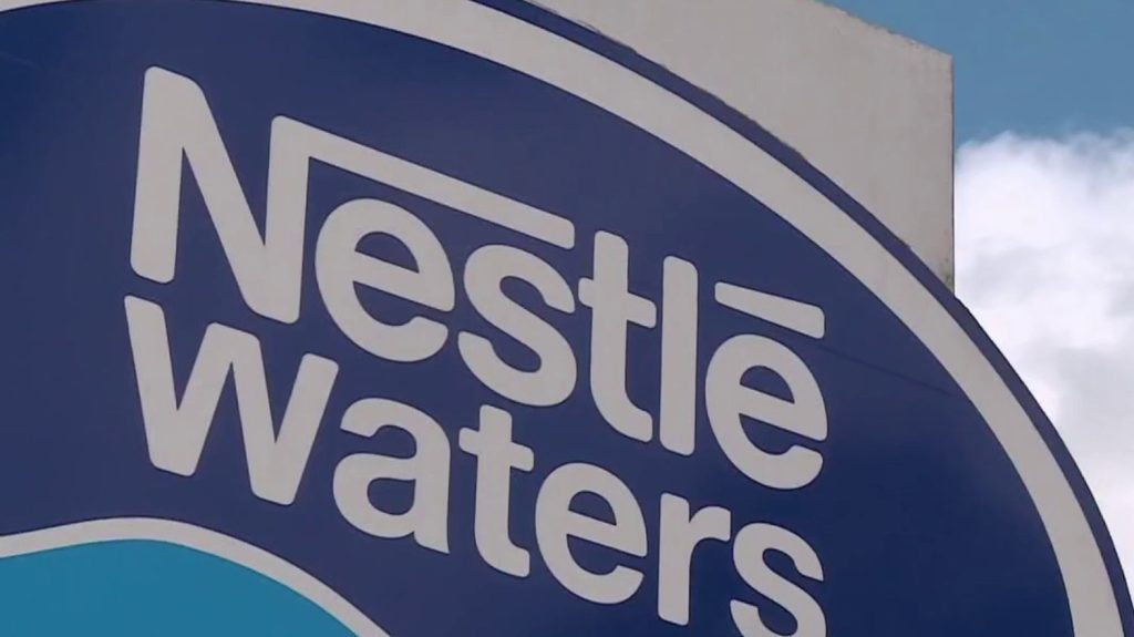 Nestlé : la qualité des eaux minérales "pas garantie"
          Une nouvelle enquête pointe la qualité de plusieurs grandes marques d'eaux minérales du groupe Nestlé. Il y aurait des doutes sur la pureté sanitaire.