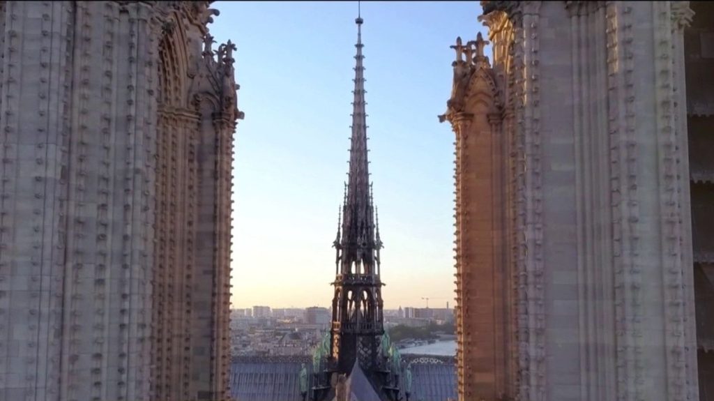 Notre-Dame de Paris : cinq ans après l'incendie, les travaux de la cathédrale s'achèvent
          Depuis l'incendie qui l'a partiellement détruite le 15 avril 2019, la cathédrale Notre-Dame de Paris est fermée au public. Retour sur cinq années d'une restauration intense.