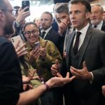 Emmanuel Macron ouvre la voie à une taxe sur les livres d'occasion
          L'Unesco organise sa Journée mondiale du livre pour la première fois en France, à Strasbourg. Parralèlement, l'idée d'une taxe sur les livres d'occasion prend de l'ampleur après les déclarations du président de la République.