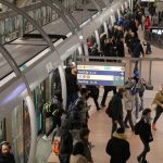 Paris 2024 : la RATP va tester des caméras intelligentes pour mesurer en temps réel l'affluence dans le métro
          La RATP va tester ce nouveau système à partir du mois de juin jusqu'à la fin des Jeux paralympiques, en septembre, pour voir si cela permet de fluidifier la répartition des voyageurs dans les rames.