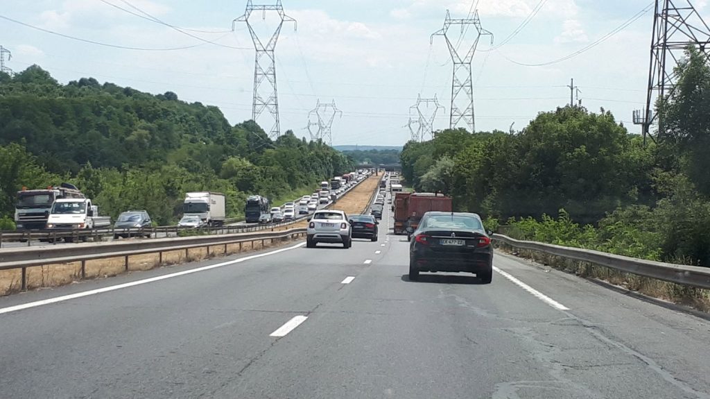 Seine-et-Marne : une personne tuée, trois autres en urgence absolue, après un accident sur l'autoroute A104
          L'accident mortel s'est produit samedi en fin de matinée sur l'autoroute A104 à hauteur de Le Pin en Seine-et-Marne.