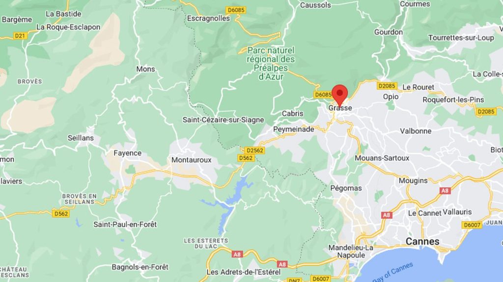 Alpes-Maritimes : un adolescent très grièvement blessé par balle à Grasse
          Un ou deux individus en scooter ont tiré à plusieurs reprises sur un jeune homme âgé de 15 ans à Grasse vendredi, a indiqué le parquet de la ville.