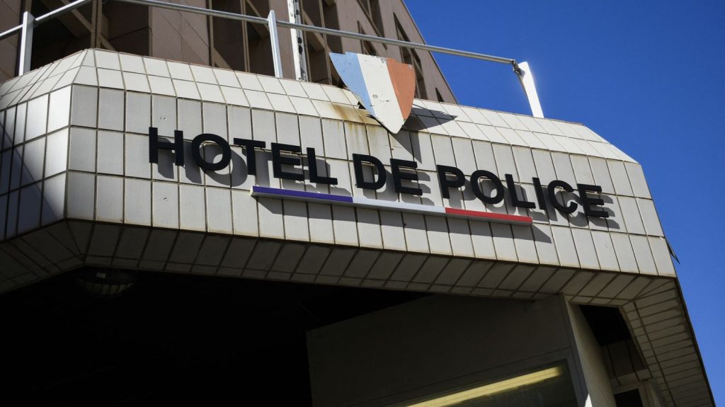 Un conducteur fonce volontairement avec sa voiture sur un groupe à la sortie d'une boîte de nuit à Toulon et fait un mort
          L'homme, âgé de 20 ans, a été interpellé peu de temps après les faits.