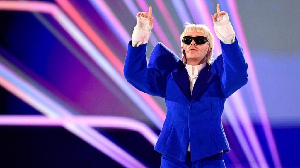 Eurovision 2024 : l'organisation exclut le concurrent des Pays-Bas pour un "comportement inapproprié"
          Les organisateurs justifient l'exclusion de Joost Klein par une plainte d'une membre de l'équipe de production après un "incident" jeudi. La police suédoise a confirmé l'ouverture d'une enquête pour "intimidation".