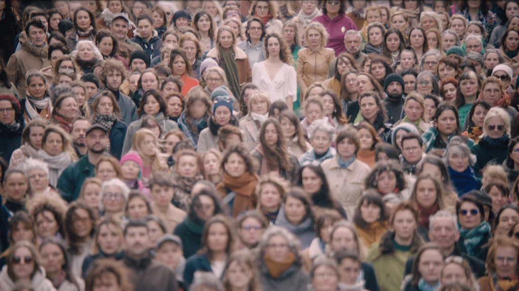 Festival de Cannes 2024 : "Moi aussi", le court métrage de Judith Godrèche sur les violences sexuelles, projeté sur la Croisette
          Le film de 17 minutes est un recueil de témoignages d'hommes et de femmes, victimes de violences sexuelles. En sélection officielle, il sera projeté le 15 mai.