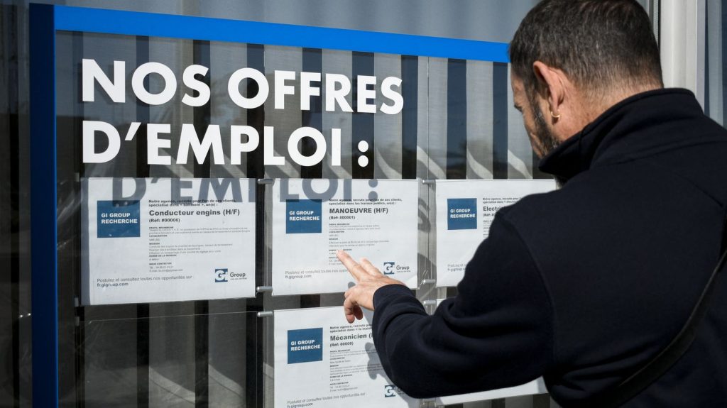 Emplois, salaires, désinflation : l’économie française redémarre-t-elle enfin ? Les informés de l'éco du 11 mai
          Tous les samedis, deux économistes débattent des sujets qui marquent l’actualité économique et sociale.