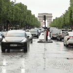 Paris : à quoi ressembleront les Champs-Élysées après la rénovation ?
          La plus belle avenue du monde va se refaire une beauté. Un projet pour réenchanter les Champs-Élysées été remis à la mairie de Paris, lundi 27 mai, pour rendre l’avenue aux piétons et pour en faire un espace plus vert.