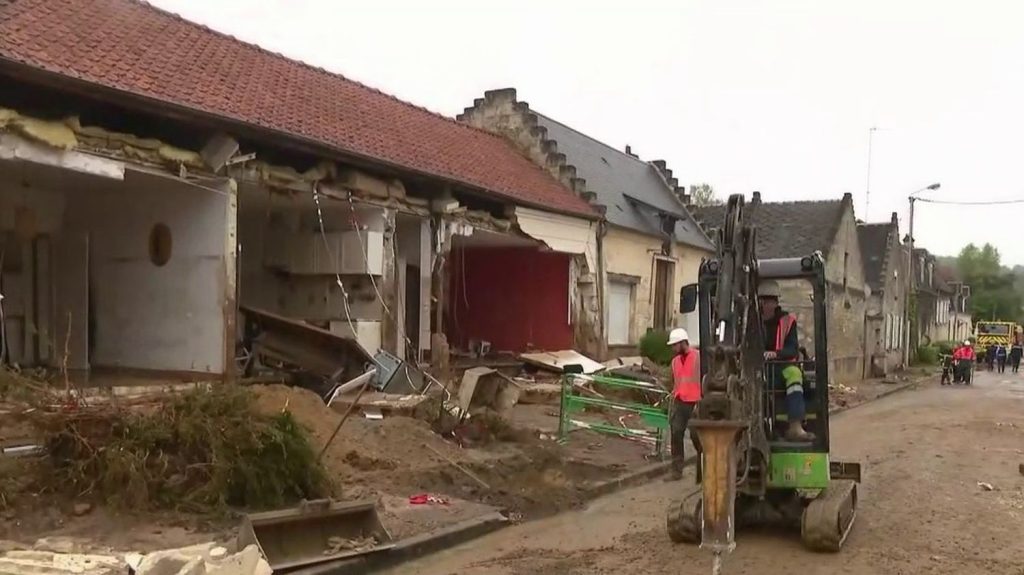 Intempéries dans l’Aisne : comment expliquer la violence de la coulée de boue
          La coulée de boue qui a touché Courmelles, dans l'Aisne, est due à une pluie intense très localisée.