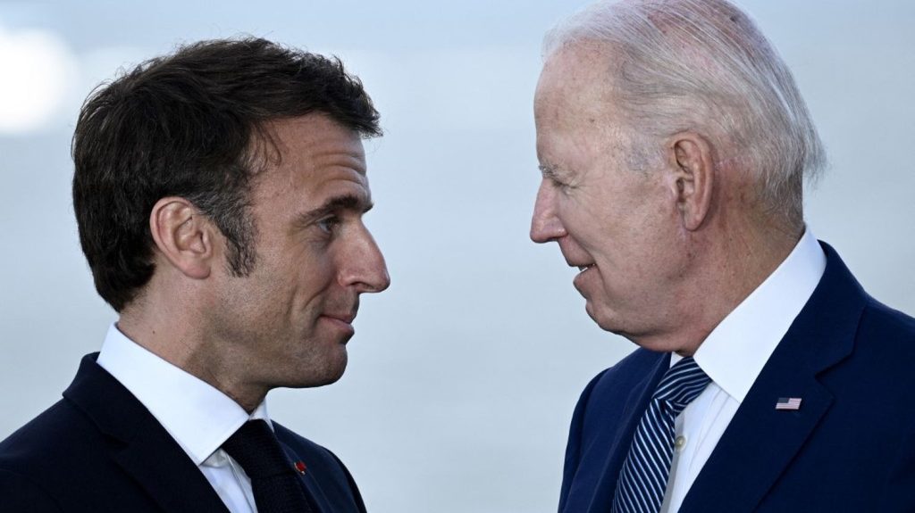 Joe Biden sera reçu par Emmanuel Macron pour sa première visite d'Etat en France, deux jours après le 80e anniversaire du Débarquement
          Le président américain sera accompagné de son épouse, Jill Biden, a annoncé l'Elysée jeudi.