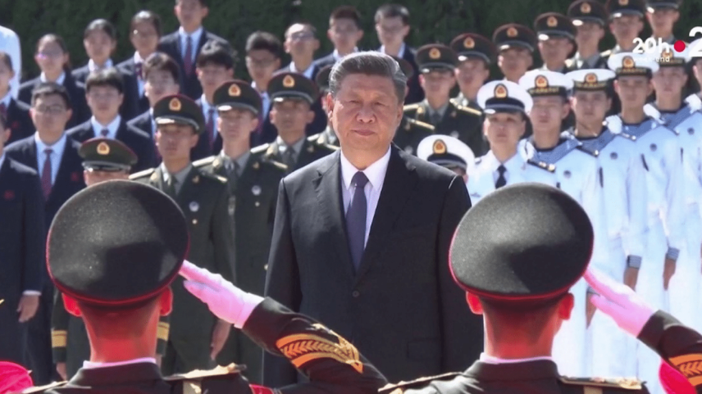 Xi Jinping en France : un chef d’État inflexible
          C’est l’image du dimanche 5 mai : l’arrivée du président chinois en France, accueilli par le Premier ministre. Une visite d’État pendant laquelle les sujets de tension et de discussion potentiels ne manquent pas.