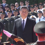 Xi Jinping en France : un chef d’État inflexible
          C’est l’image du dimanche 5 mai : l’arrivée du président chinois en France, accueilli par le Premier ministre. Une visite d’État pendant laquelle les sujets de tension et de discussion potentiels ne manquent pas.