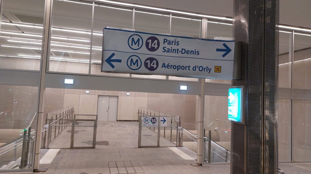 Reportage



  

  
  

      

  

  
    "La révolution elle est là" : on a visité le nouveau tronçon sud de la ligne 14 du métro parisien
          Avec huit nouvelles stations et 14 km de ligne supplémentaire, la RATP promet un temps de trajet divisé par deux pour aller de Paris à Orly.