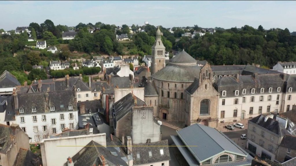 Législatives 2024 : zoom sur la 8ème circonscription du Finistère
          À trois jours du premier tour des élections législatives, la rédaction de France info s’intéresse à la huitième circonscription du Finistère.