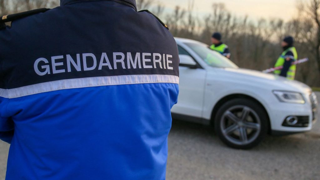 Yonne : sept personnes mises en examen, soupçonnées de faire partie d'un réseau de trafic de voitures volées partout en France
          Le préjudice total s'élève à 874 000 euros selon le Parquet.